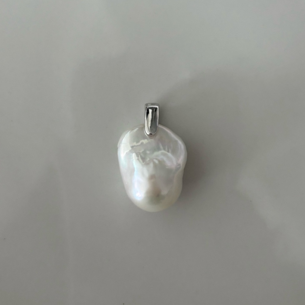 Baroque Pearl Pendant